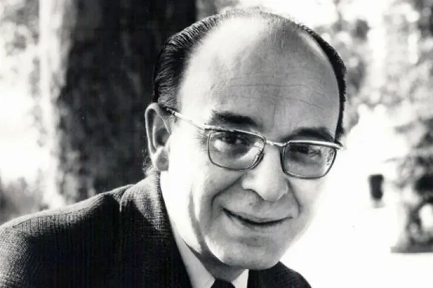 Vicent Andrés Estellés Vicent Andrés Estellés